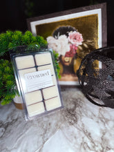 Load image into Gallery viewer, Crowned 10oz Wax Melts
